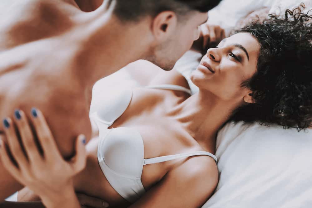 sexy-couple-in-bed.jpg
