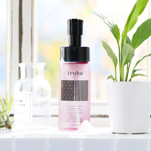 Пена для интимного ухода Iroha Intimate Wash Foam Type Damask Rose and Geranium, 150 мл