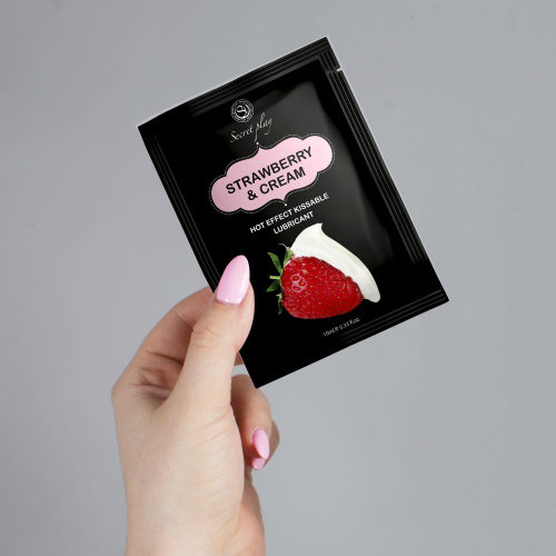 Boss Secret Play Strawberry with Cream - Лубрикант с согревающим эффектом, 10 мл (клубника)
