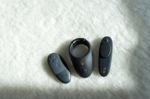 We-Vibe Tease Us Bond + Moxie - Набір вібратор в трусики та віброкільце - купити в Києві, Україні