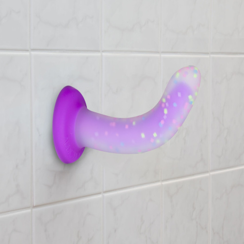 Фаллоимитатор ADDICTION Rave 8″ Glow in the Dark Dildo Purple Confetti , 20,3 см