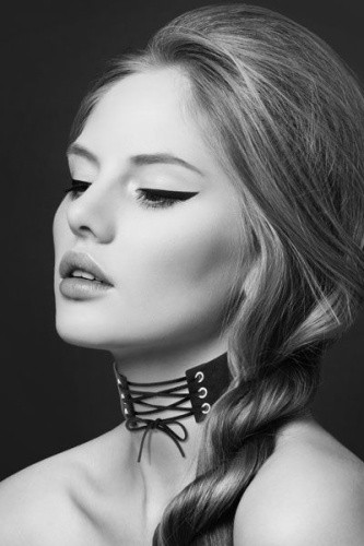 Bijoux Pour Toi Lacet - чокер со шнуровкой из экокожи