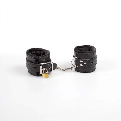 Наручники с мехом Secret Play Black Bondage Handcuffs