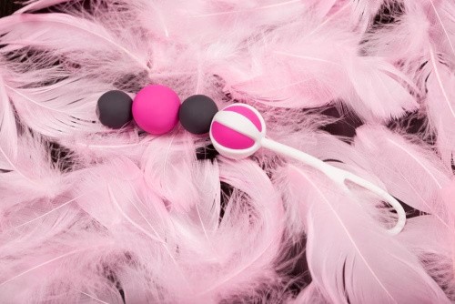 Gvibe Geisha balls Magnetic - Мощный магнитный тренажер Кегеля, 2х27 г, 2х15 г (розовый с черным)